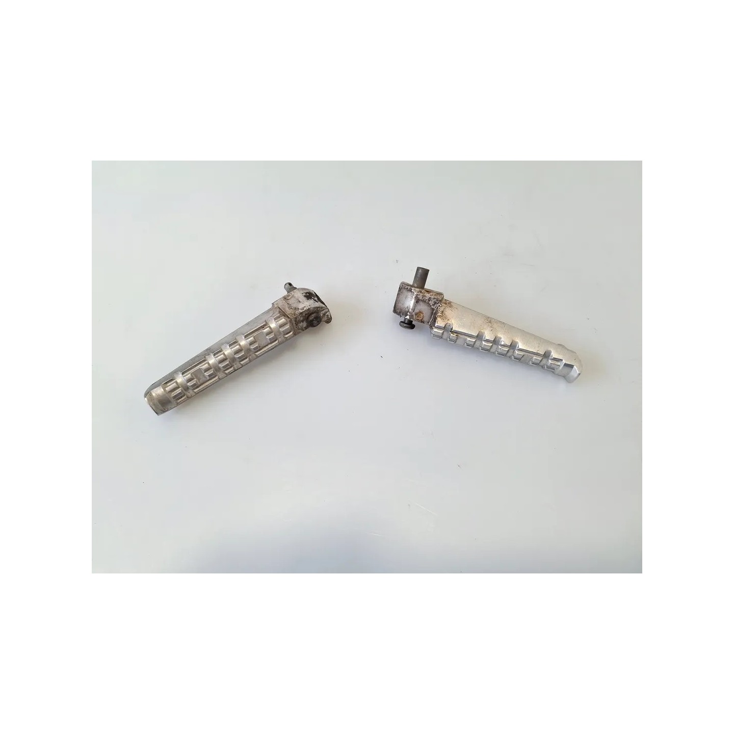 COPPIA PENANE POGGIAPIEDI Yamaha X-Max 250 (E3) (10-14) X-Max 250 ABS 