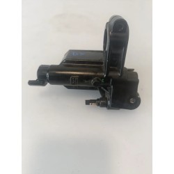 Pompa con serbatoio liquido freni posteriore con leva Piaggio MP3 300 (14-21) MP3 300 hpe ABS Destro