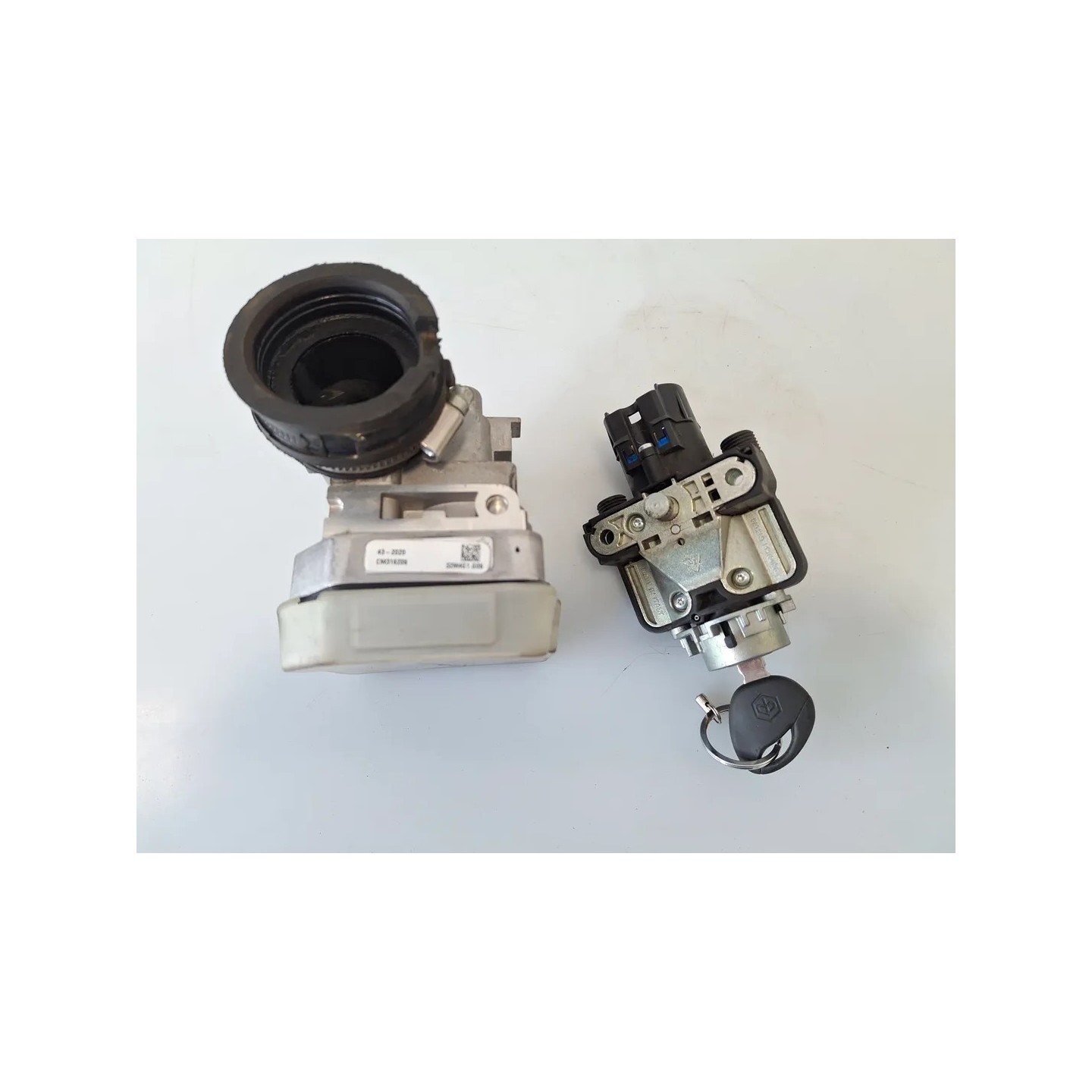 Serie cilindretti serrature Piaggio MP3 300 (14-21) MP3 300 hpe ABS 