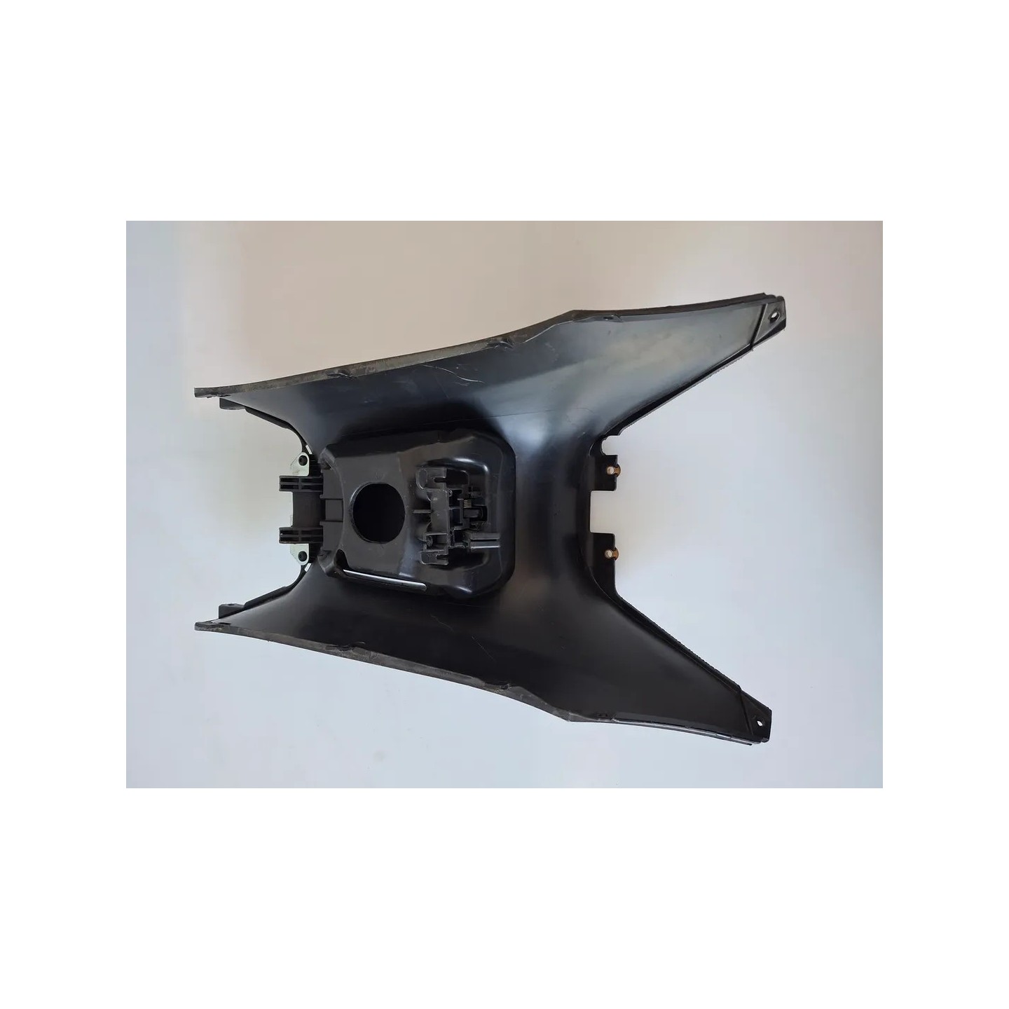 Carenatura anteriore sottosella Piaggio MP3 300 (14-21) MP3 300 hpe ABS 