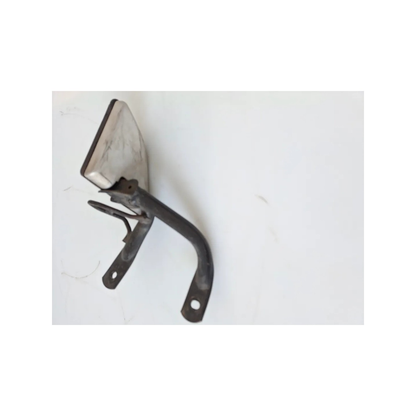 Supporto pedana appoggiapiede posteriore Honda SH 150 i (-09) SH 150 i Destro