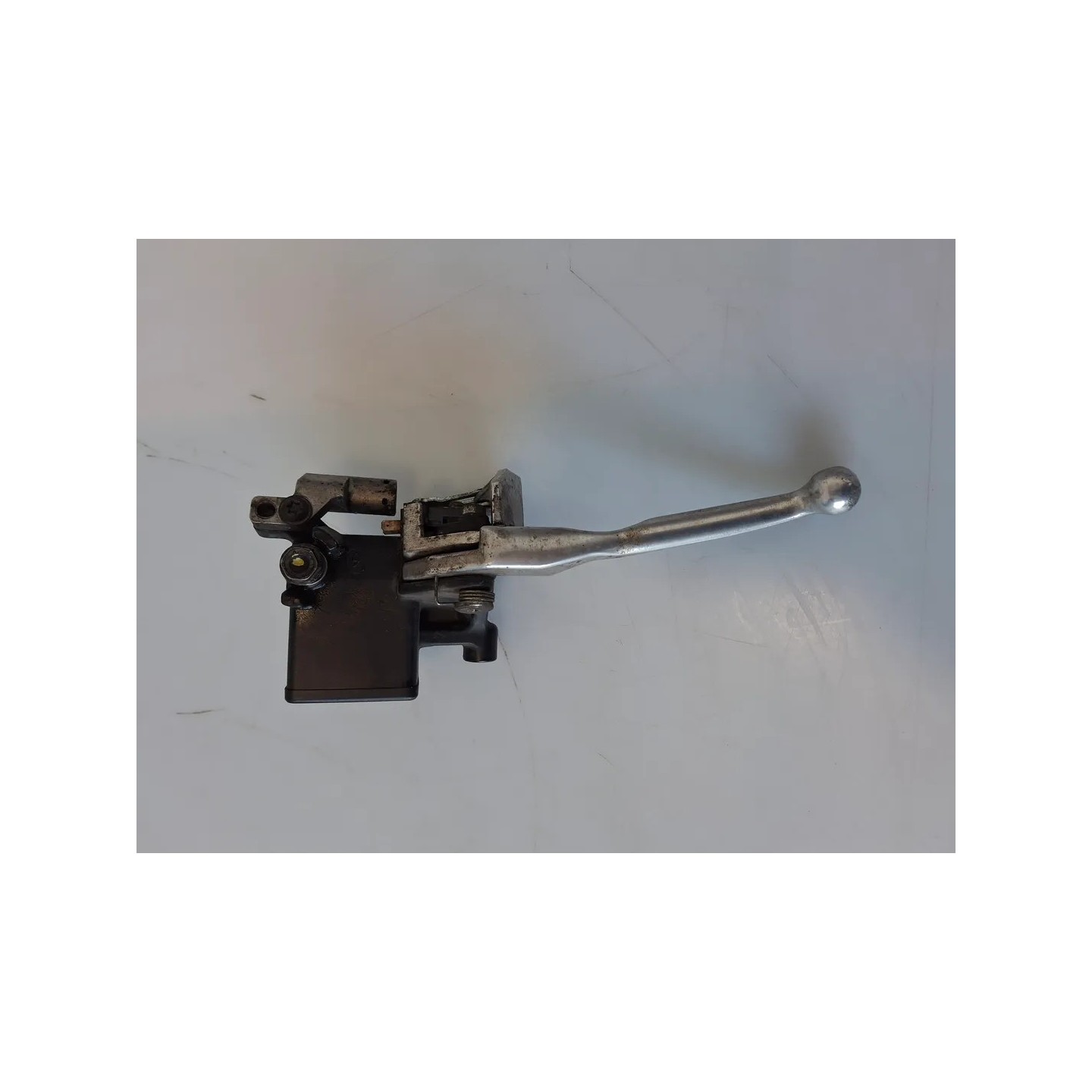 Pompa con serbatoio liquido freni anteriore Honda SH 150 i (-09) SH 150 i Destro