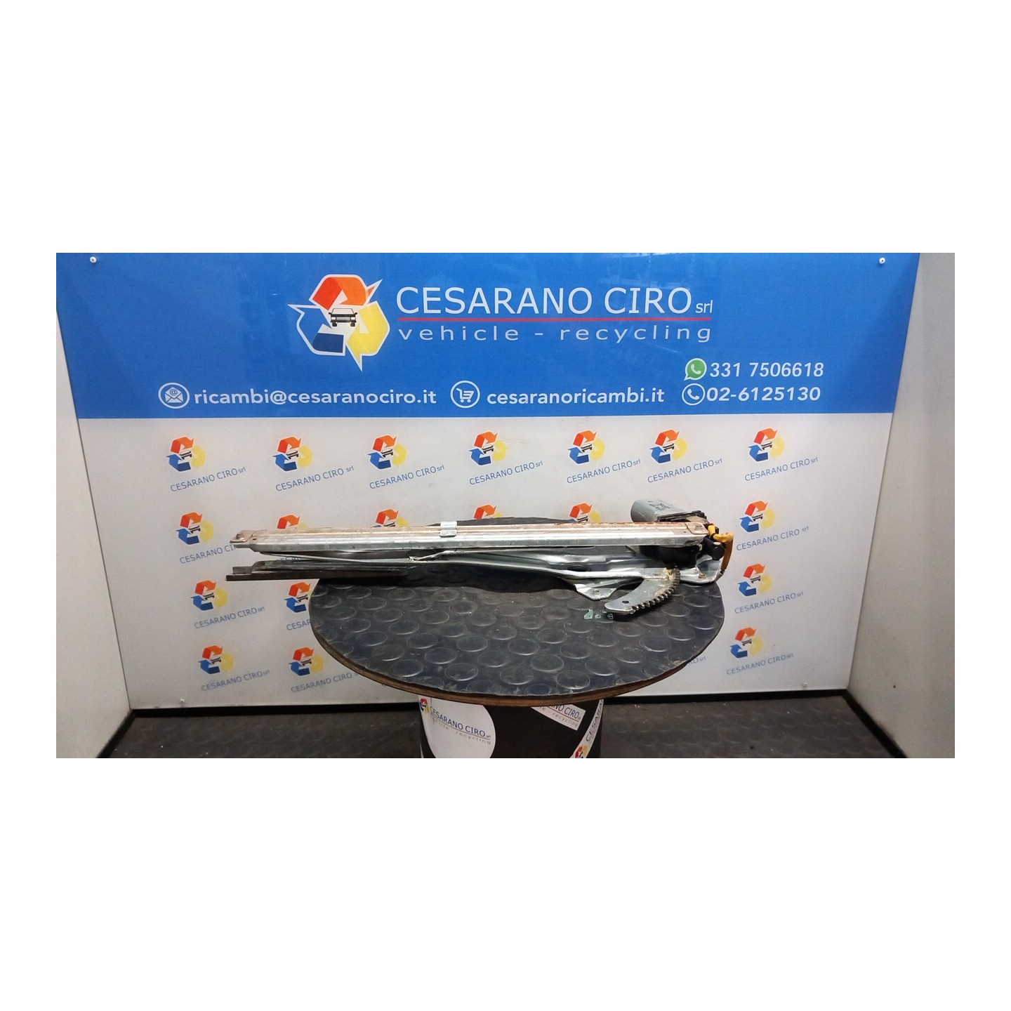 ALZACRISTALLO ELETTR. PORTA ANT. C/MOTORINO DX. 084 SUZUKI ALTO (09/02-01/06) F10D 8340176G00000