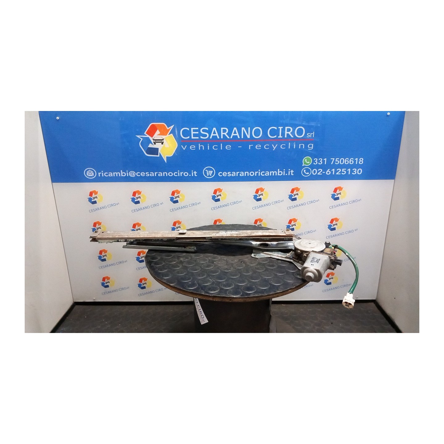 ALZACRISTALLO ELETTR. PORTA ANT. C/MOTORINO DX. 085 SUZUKI ALTO (09/02-01/06) F10D 8340181G00000