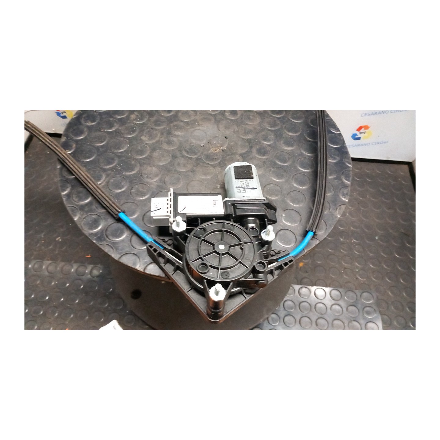 ALZACRISTALLO ELETTR. PORTA POST. C/MOTORINO SX. 027 FIAT 500L (73) (07/12-06/18) 199B4000 51884238