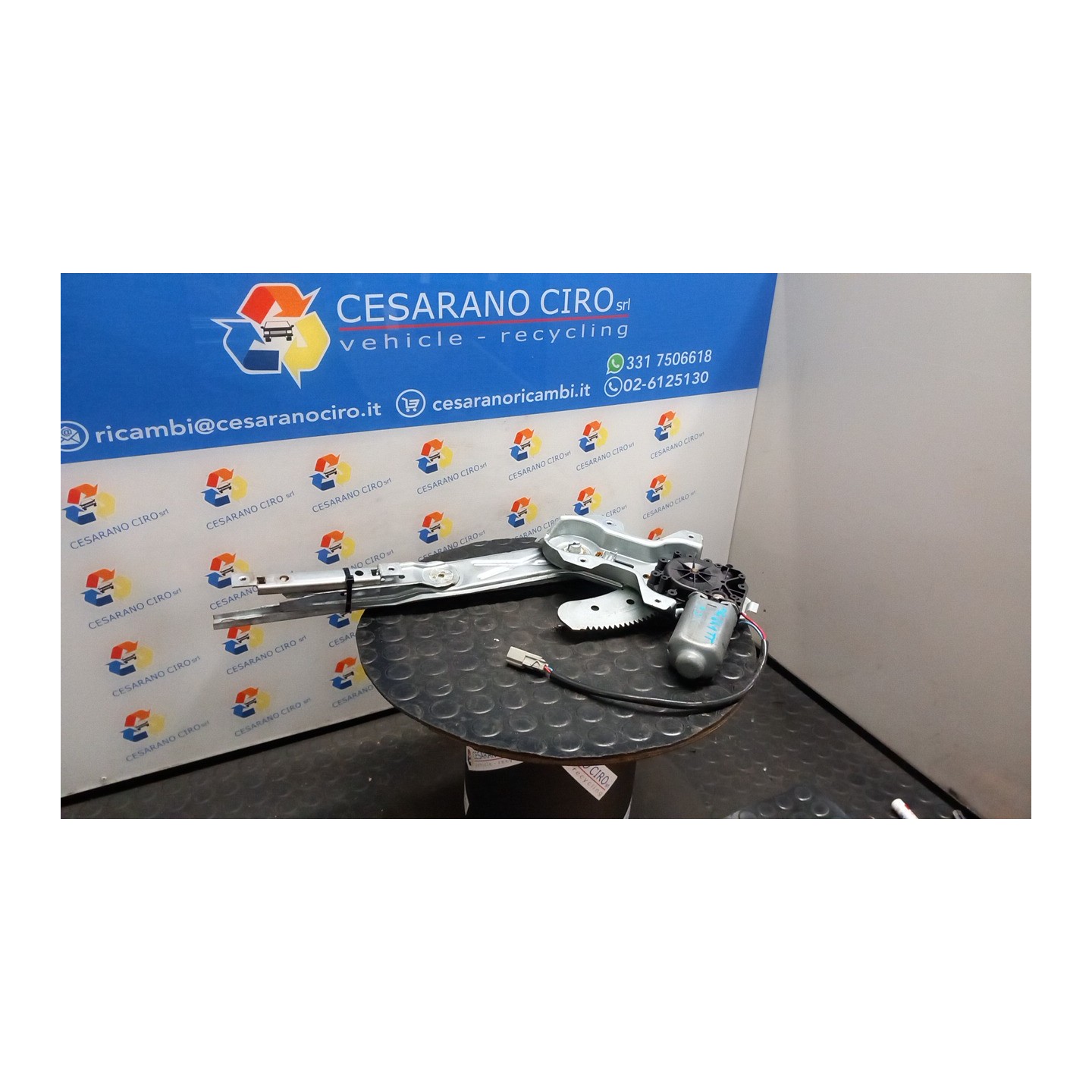 ALZACRISTALLO ELETTR. PORTA POST. CON MOTORINO SX. 038 HONDA CIVIC 5 PORTE (12/94-03/02) D16Y3 72750ST3E11