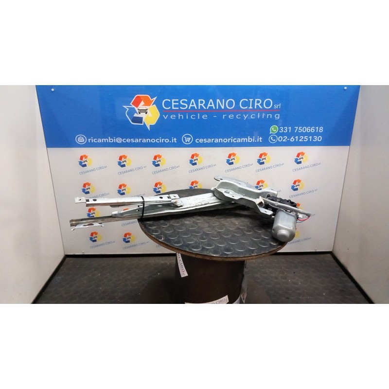 ALZACRISTALLO ELETTR. PORTA ANT. CON MOTORINO DX. 039 HONDA CIVIC 5 PORTE (12/94-03/02) D16Y3 72210ST3G11