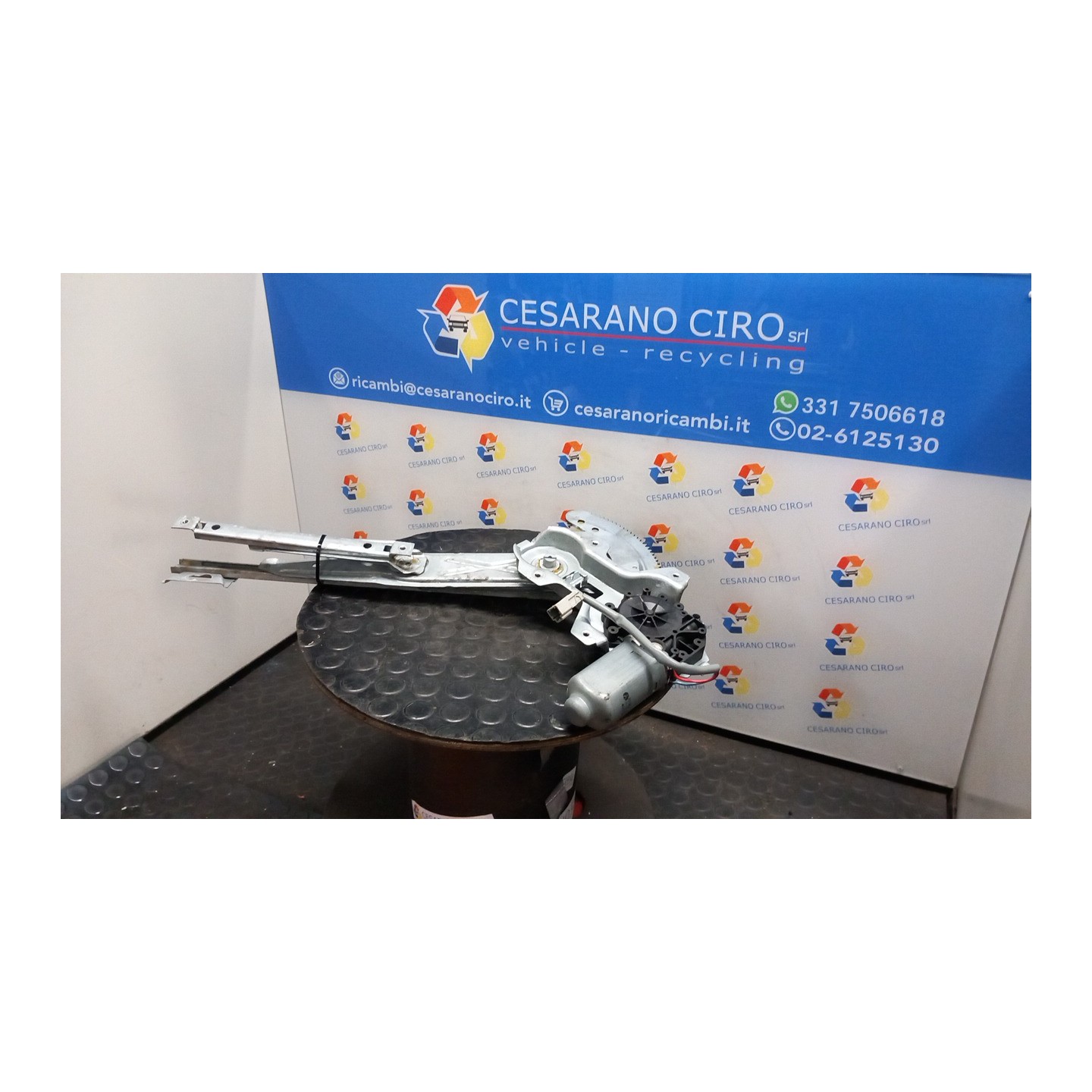 ALZACRISTALLO ELETTR. PORTA ANT. CON MOTORINO DX. 039 HONDA CIVIC 5 PORTE (12/94-03/02) D16Y3 72210ST3G11