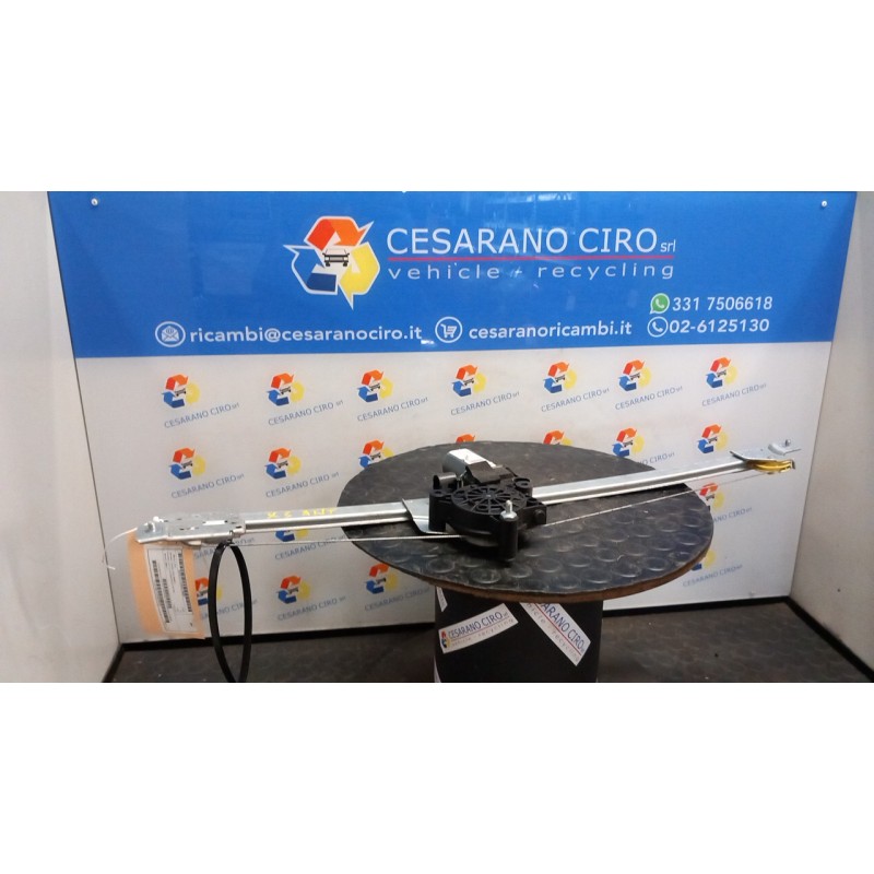 ALZACRISTALLO ELETTR. PORTA ANT. C/MOTORINO SX. 067 OPEL VIVARO (X83) (09/06-) M9RE7 91165704