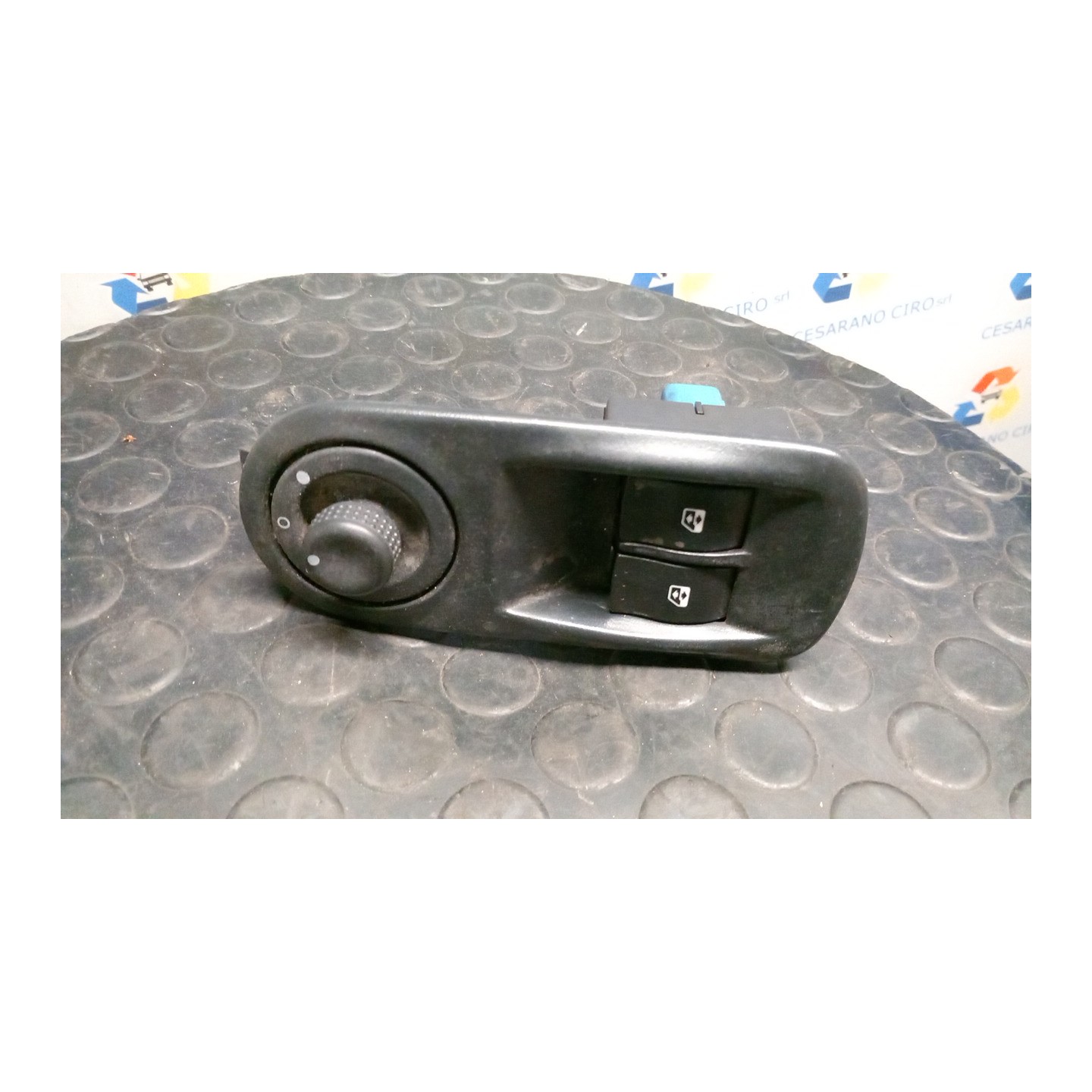 BLOCCO COMANDI ALZACRISTALLI T.7V600001- C/ONE TOUCH 075 OPEL VIVARO (X83) (09/06-) M9RE7 93858018