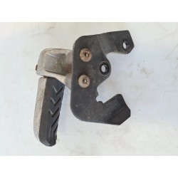 Supporto pedana appoggiapiede posteriore Aprilia Scarabeo 50 2T (10-14) Scarabeo 50 2T Net (Motore Piaggio) Destro