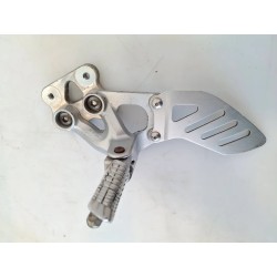 Piastra attacco pedana appoggiapiede anteriore Suzuki GSX-R 750 (E3) GSX-R 750 Sinistro