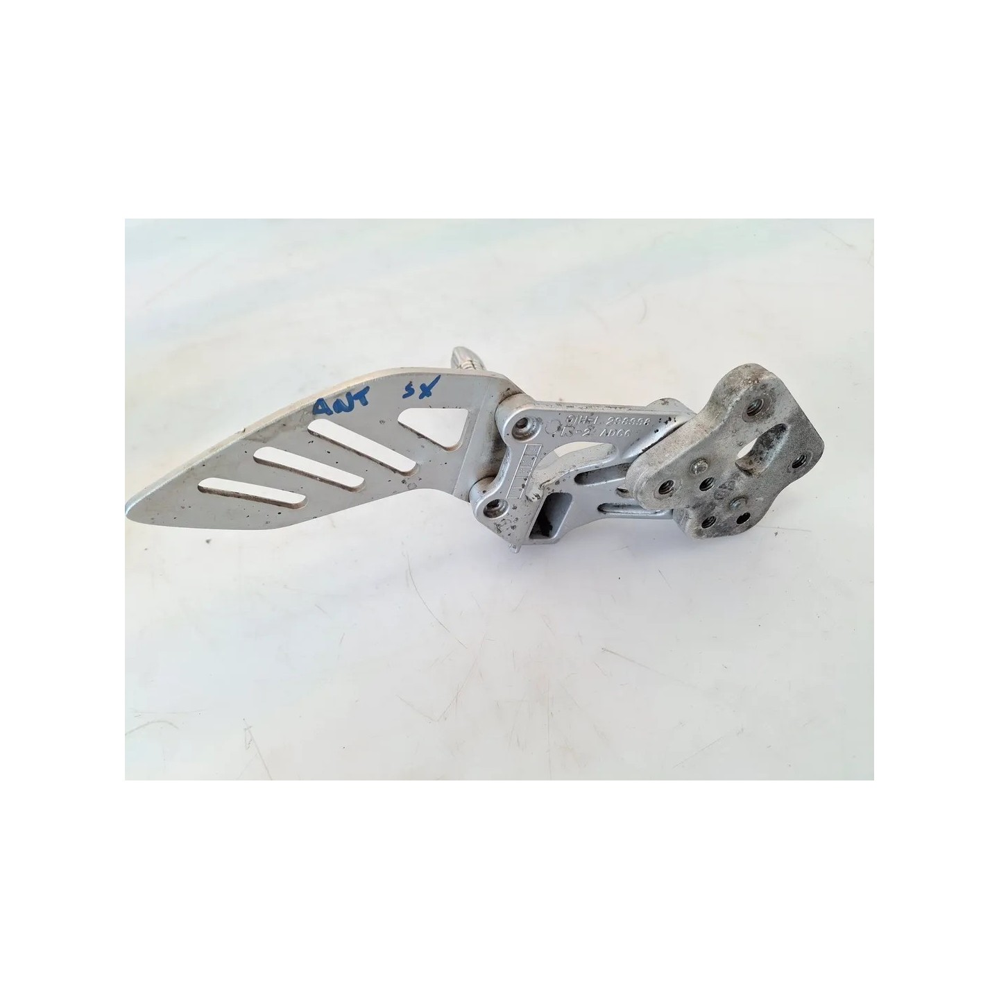 Piastra attacco pedana appoggiapiede anteriore Suzuki GSX-R 750 (E3) GSX-R 750 Sinistro