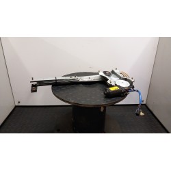 ALZACRISTALLO ELETTR. PORTA ANT. C/MOTORINO DX. 036 KIA SORENTO 1A SERIE (07/02-12/06 D4CB 824023E002