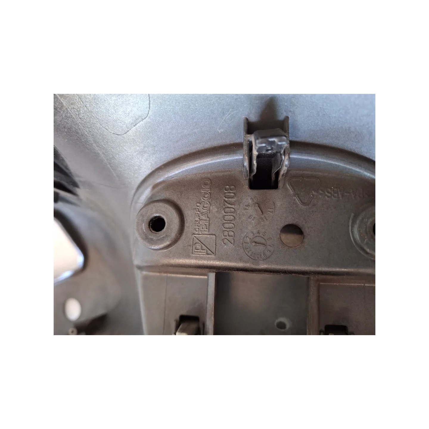 Protezione superiore manubrio Piaggio MP3 300 (14-21) MP3 300 LT ABS 