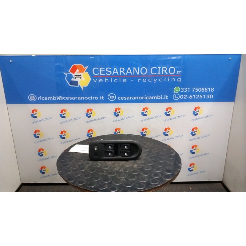 INTERRUTTORE ALZACRISTALLI PORTA ANT SX. 021 RENAULT CLIO 3A SERIE (05/09-) D4FH7 8200214939
