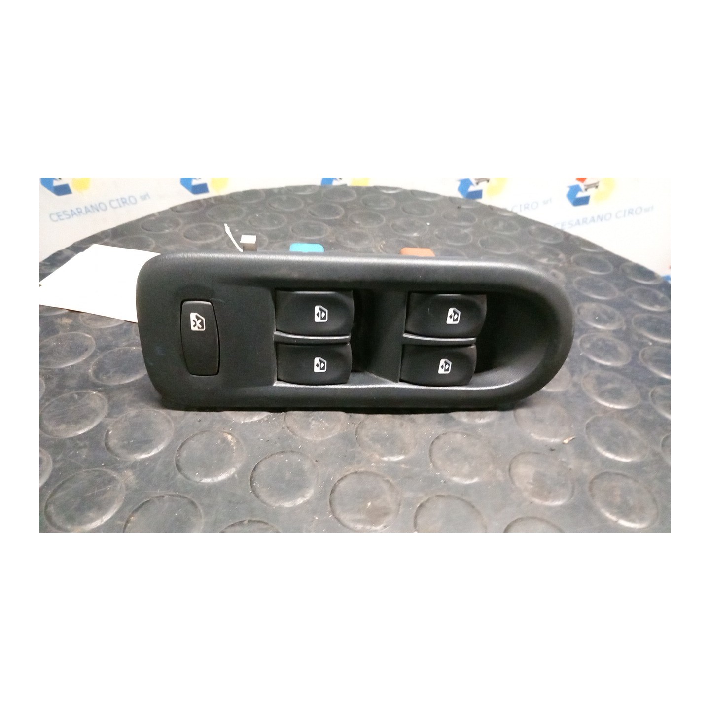 INTERRUTTORE ALZACRISTALLI PORTA ANT SX. 021 RENAULT CLIO 3A SERIE (05/09-) D4FH7 8200214939