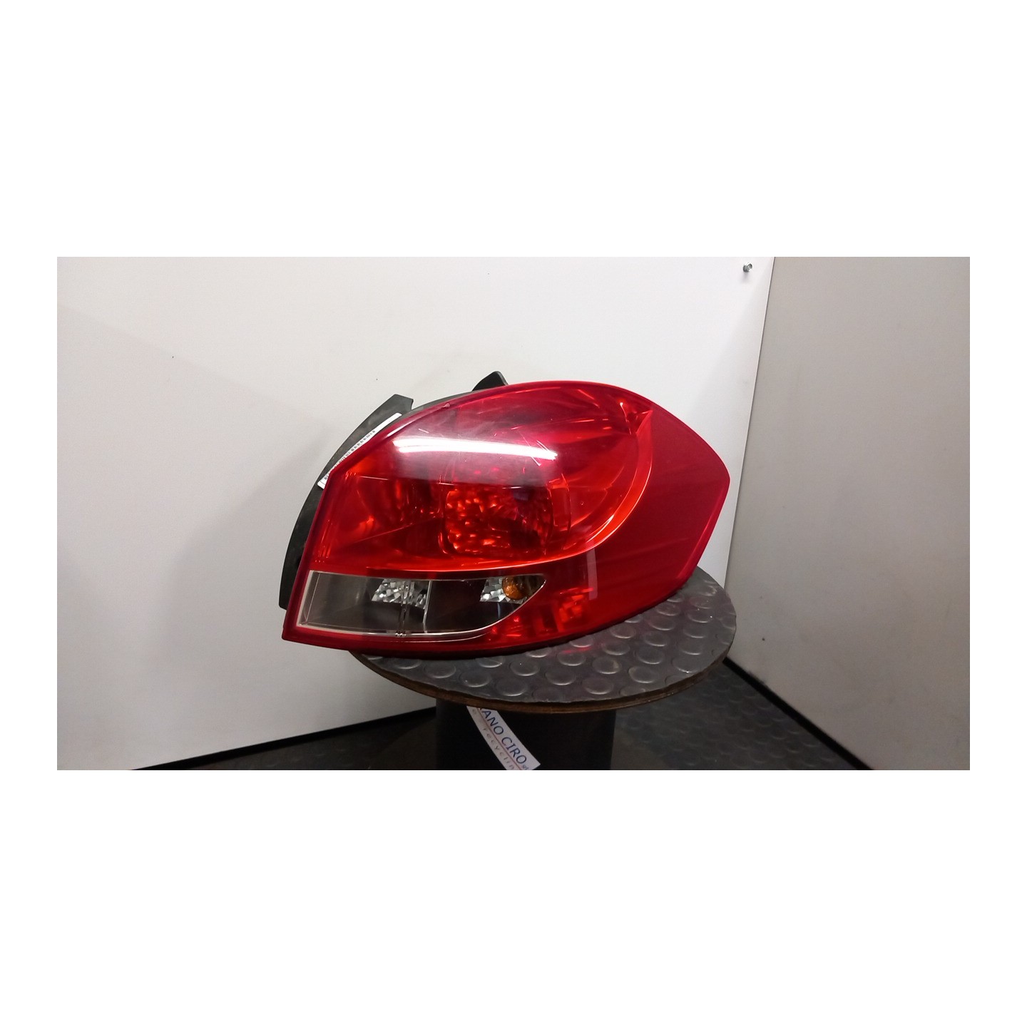 FANALE POST. DX. 046 RENAULT CLIO 3A SERIE (05/09-) D4FD7 8200586844