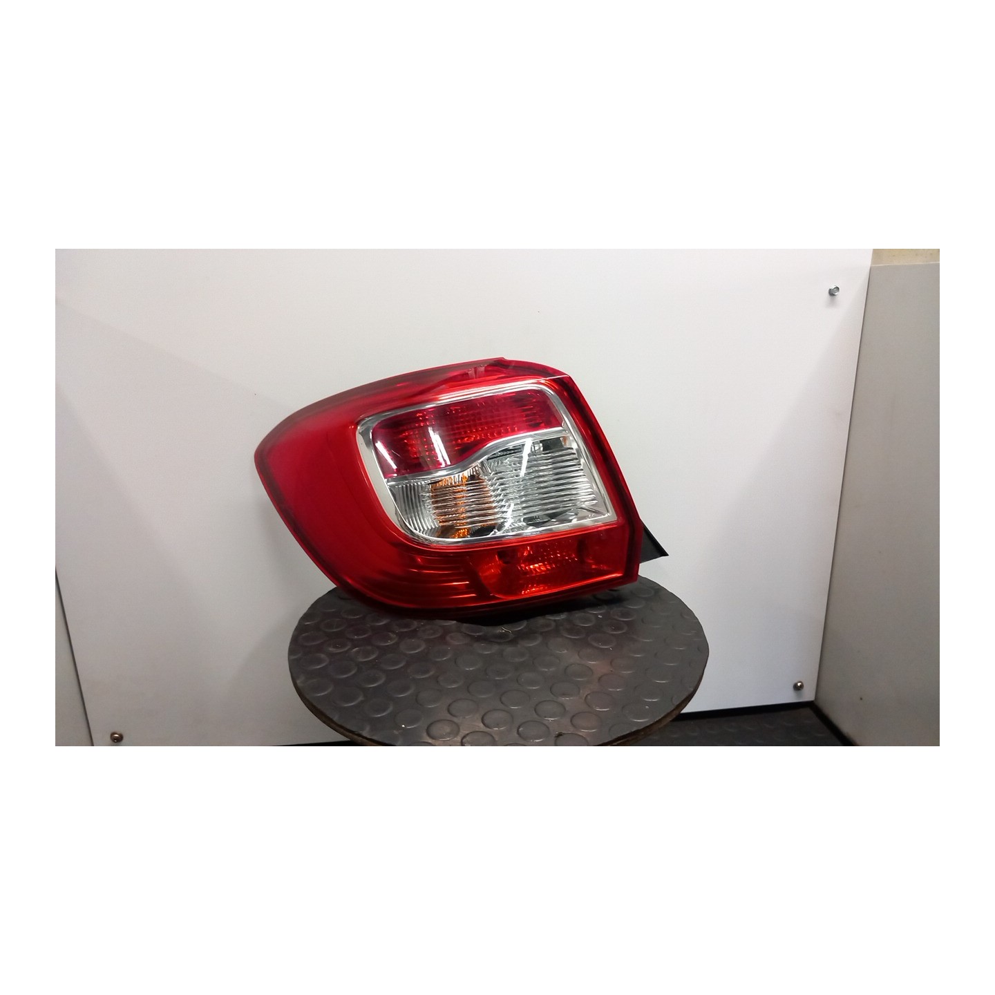 FANALE POST. SX. 099 DACIA SANDERO 2A SERIE (12/12-09/21 D4FF7 265554085R