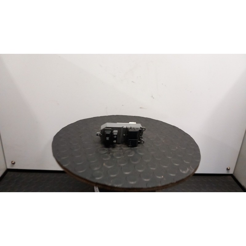 BLOCCO COMANDI ALZACRISTALLI 051 TOYOTA YARIS (11/05-02/12) 1NRFE 848200D200