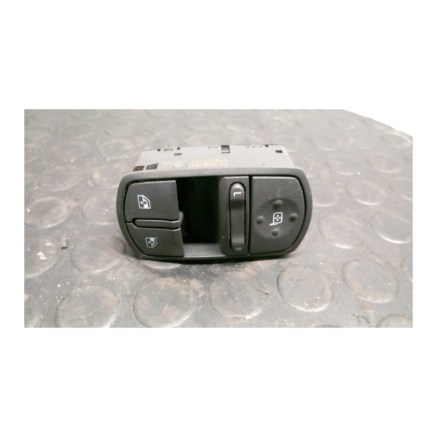 BLOCCO COMANDI ALZACRISTALLI E RETROVISORI EST. 068 OPEL CORSA (S07) (07/06-02/11) A12XER 13258521