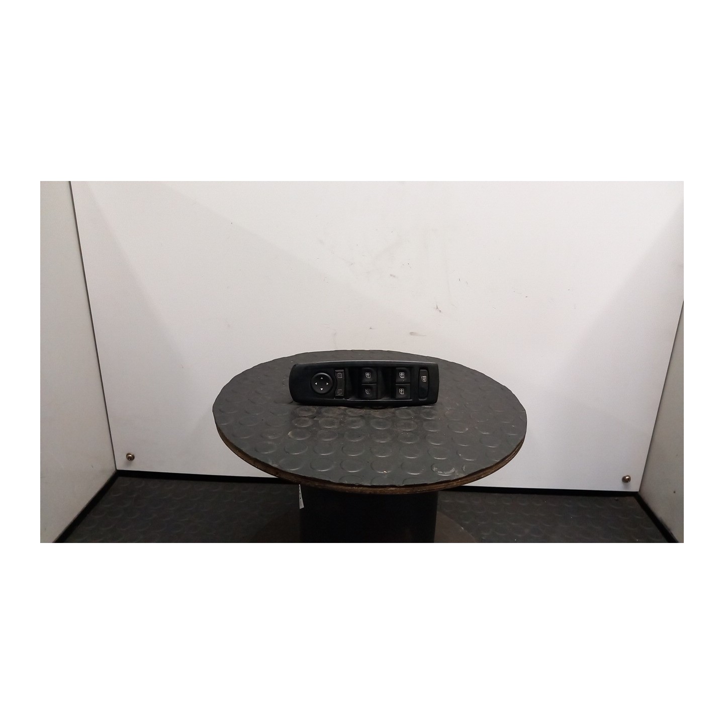 BLOCCO COMANDI ALZACRISTALLI E RETROVISORI EST. EA3  RETROV.EST.02 ELETTRICO 085 RENAULT MEGANE 3A SERIE (10/08-) K9KJ8 80961000