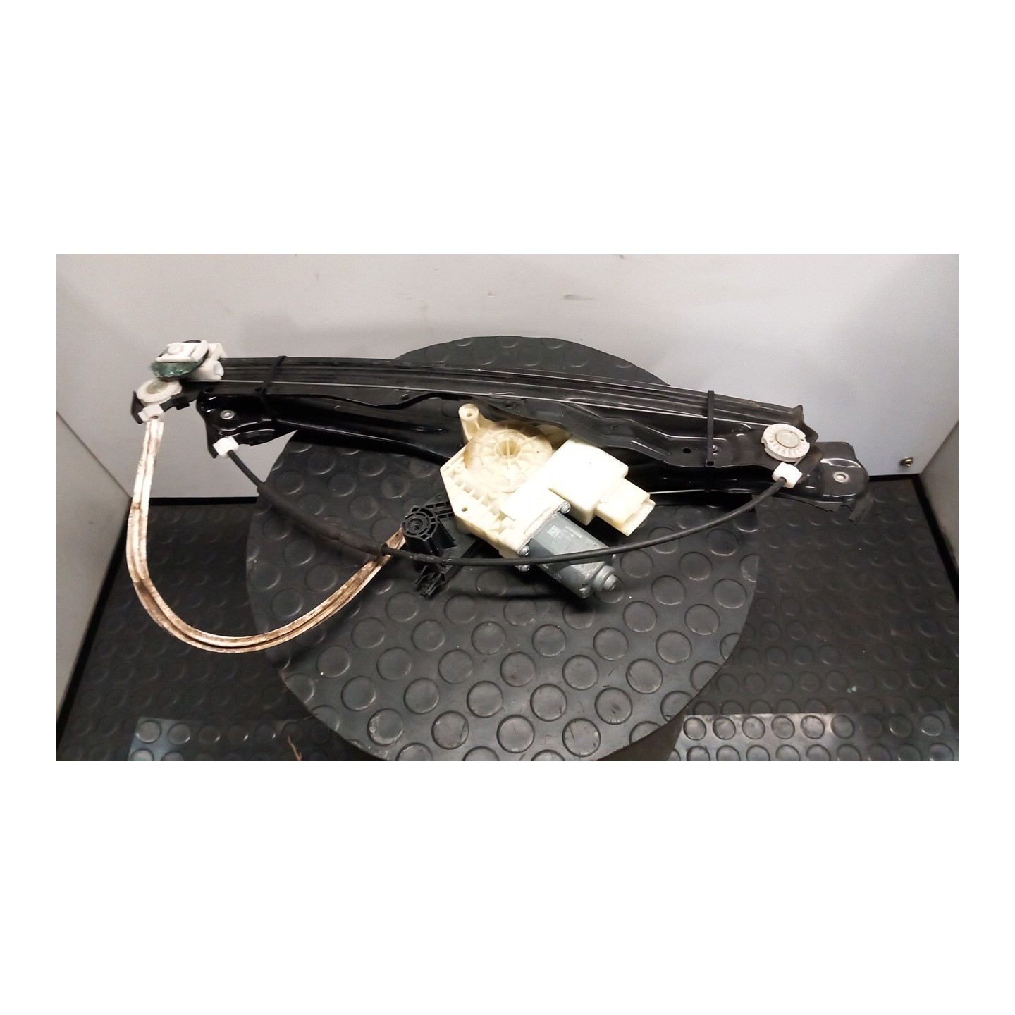 ALZACRISTALLO ELETTR. PORTA ANT. C/MOTORINO SX. 139 PEUGEOT 308 (07/13-12/18) AH01 9677734880