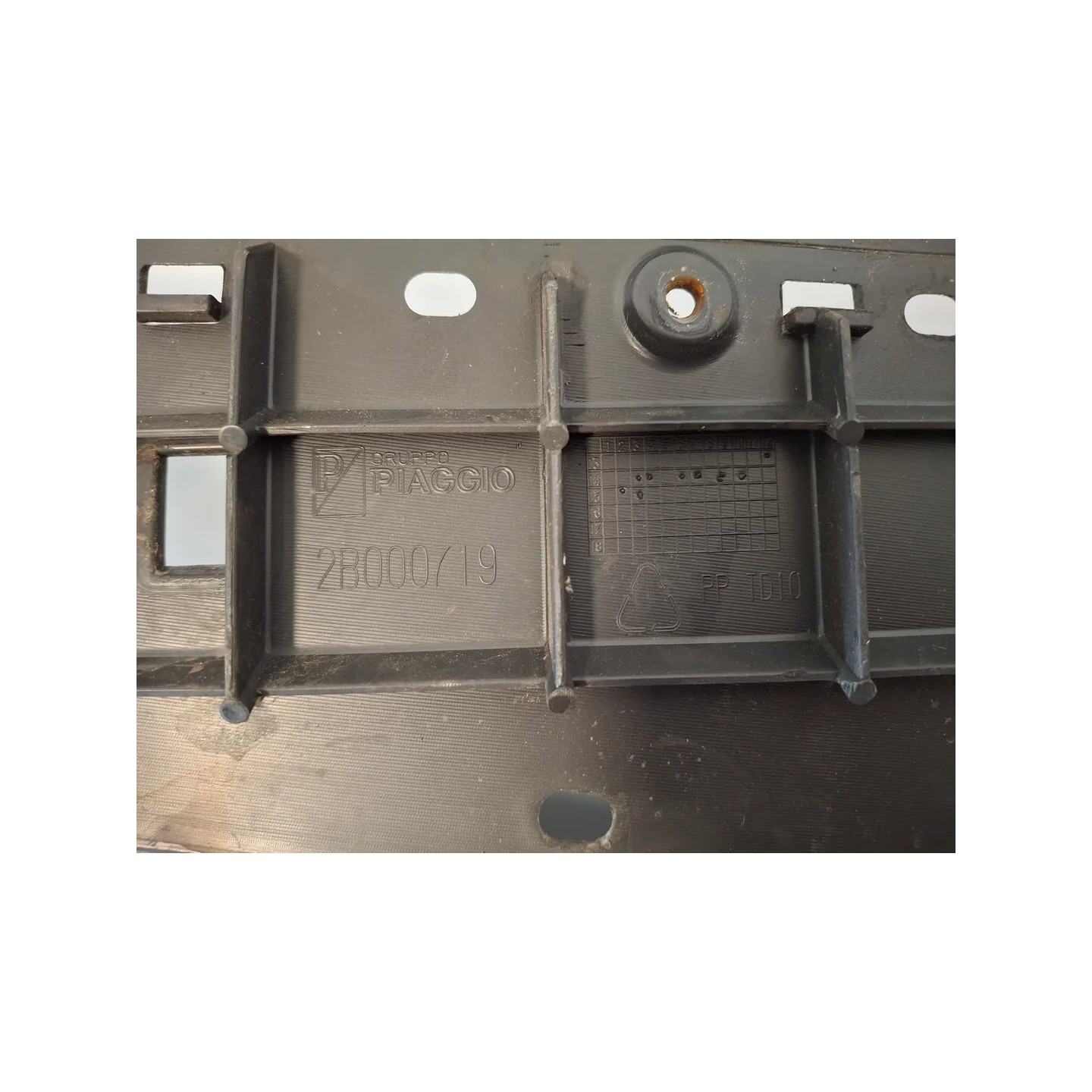 Pedana appoggiapiede anteriore Piaggio MP3 300 (14-21) MP3 300 LT ABS Destro