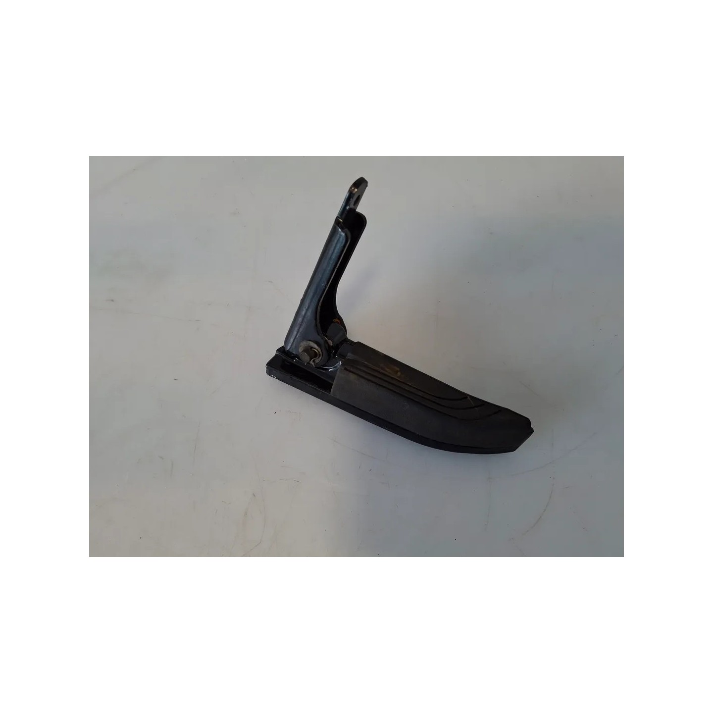 Pedana appoggiapiede posteriore completo Piaggio MP3 300 (14-21) MP3 300 LT ABS Destro