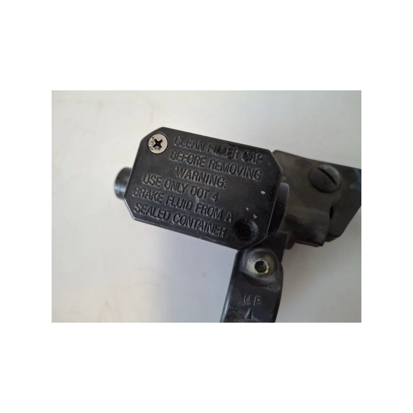 Pompa con serbatoio liquido freni anteriore con leva Piaggio MP3 300 (14-21) MP3 300 LT ABS Destro