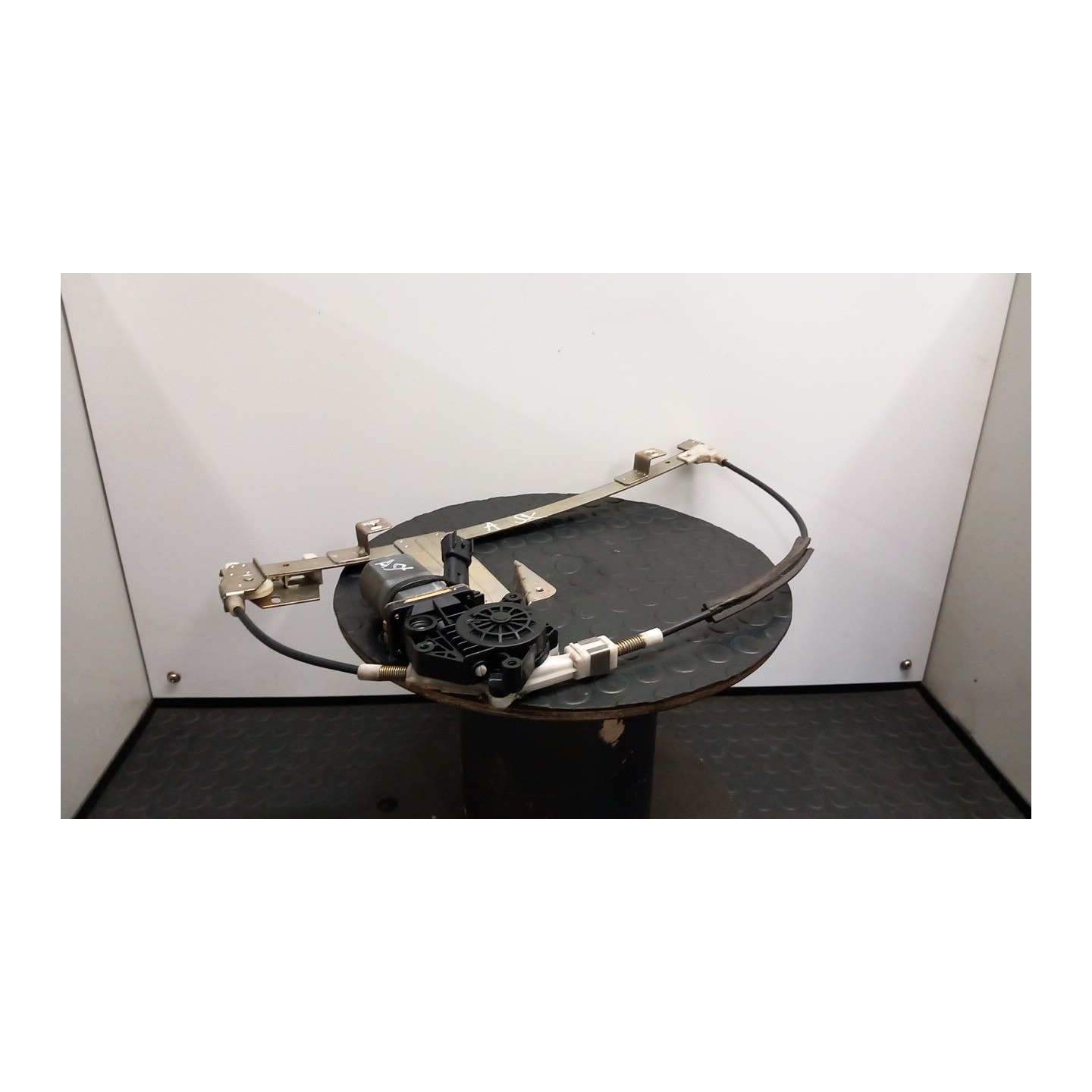 ALZACRISTALLO PORTA ANT. SX. 001 FIAT CINQUECENTO (NM) (06/92-01/99 1170A1046 46434349
