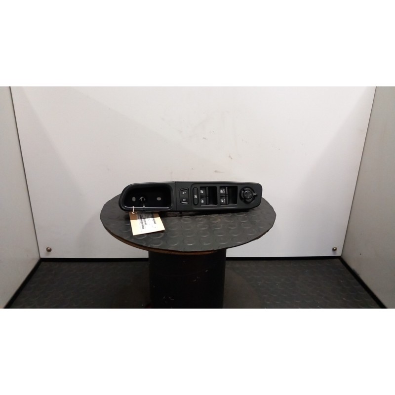 BLOCCO COMANDI ALZACRISTALLI E RETROVISORI EST. P/RETROV.RICHIUD.ELETTR. 001 JEEP RENEGADE (5I) (08/14-08/19) 55260384 73560394