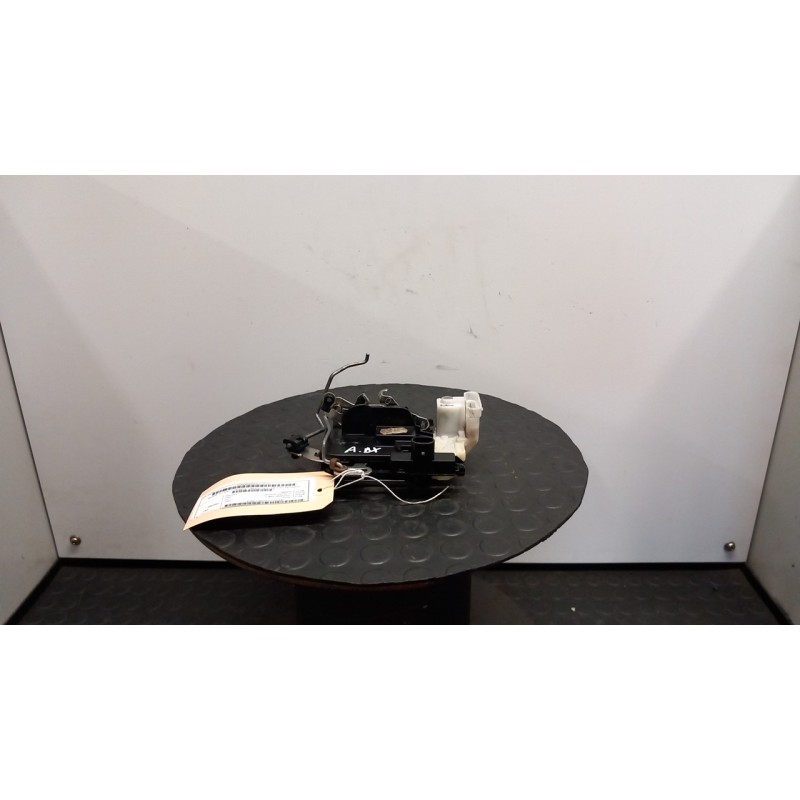 SERRATURA CHIUSURA C.ZTA PORTA ANT. 4/2000 ALZ. CENTR. DX. 076 LANCIA LYBRA (05/99-10/06) 182A4000 46762792