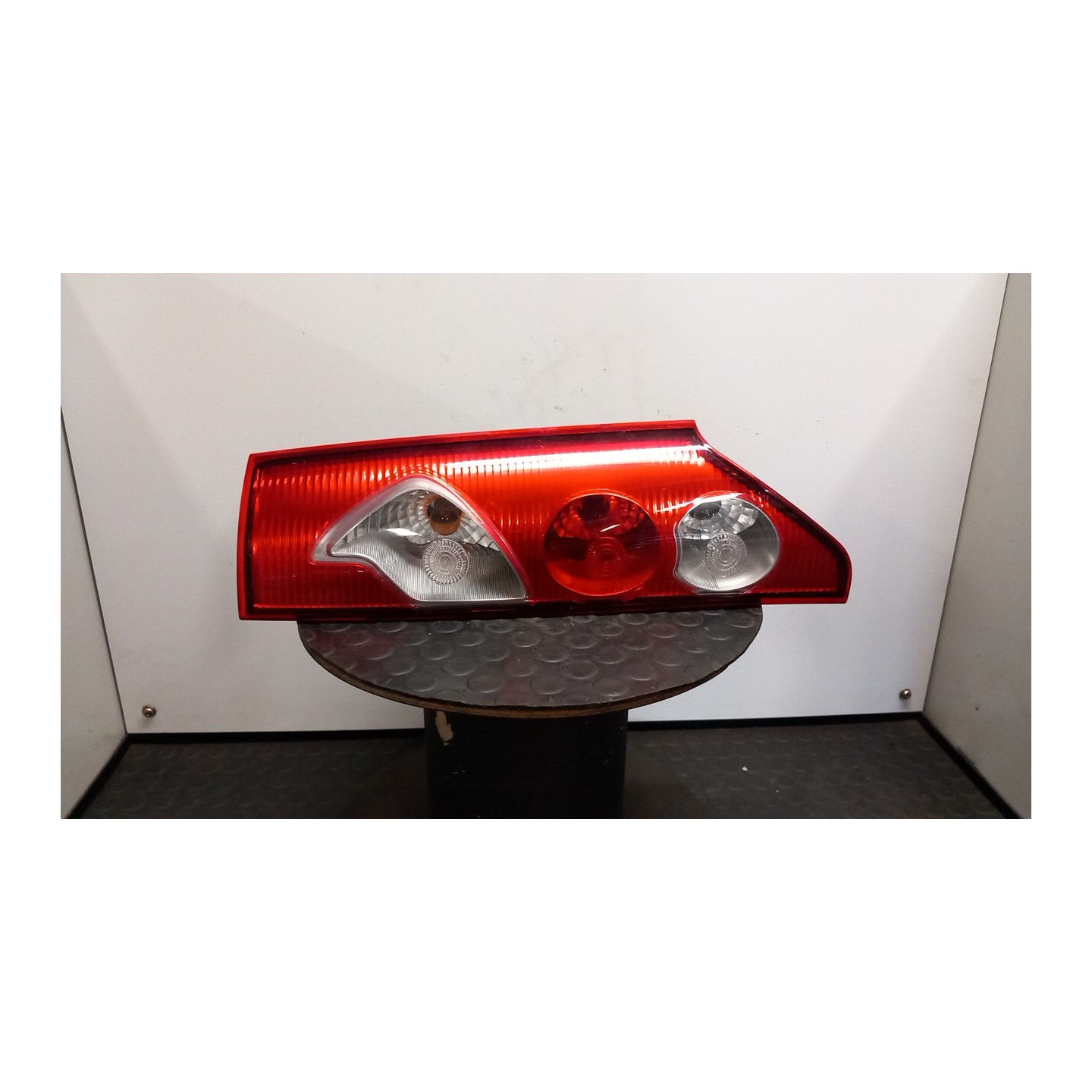 FANALE POST. PER PORTELLONE POST.RATO DX. 078 RENAULT KANGOO (01/08-05/13) K9KD8 8200419945
