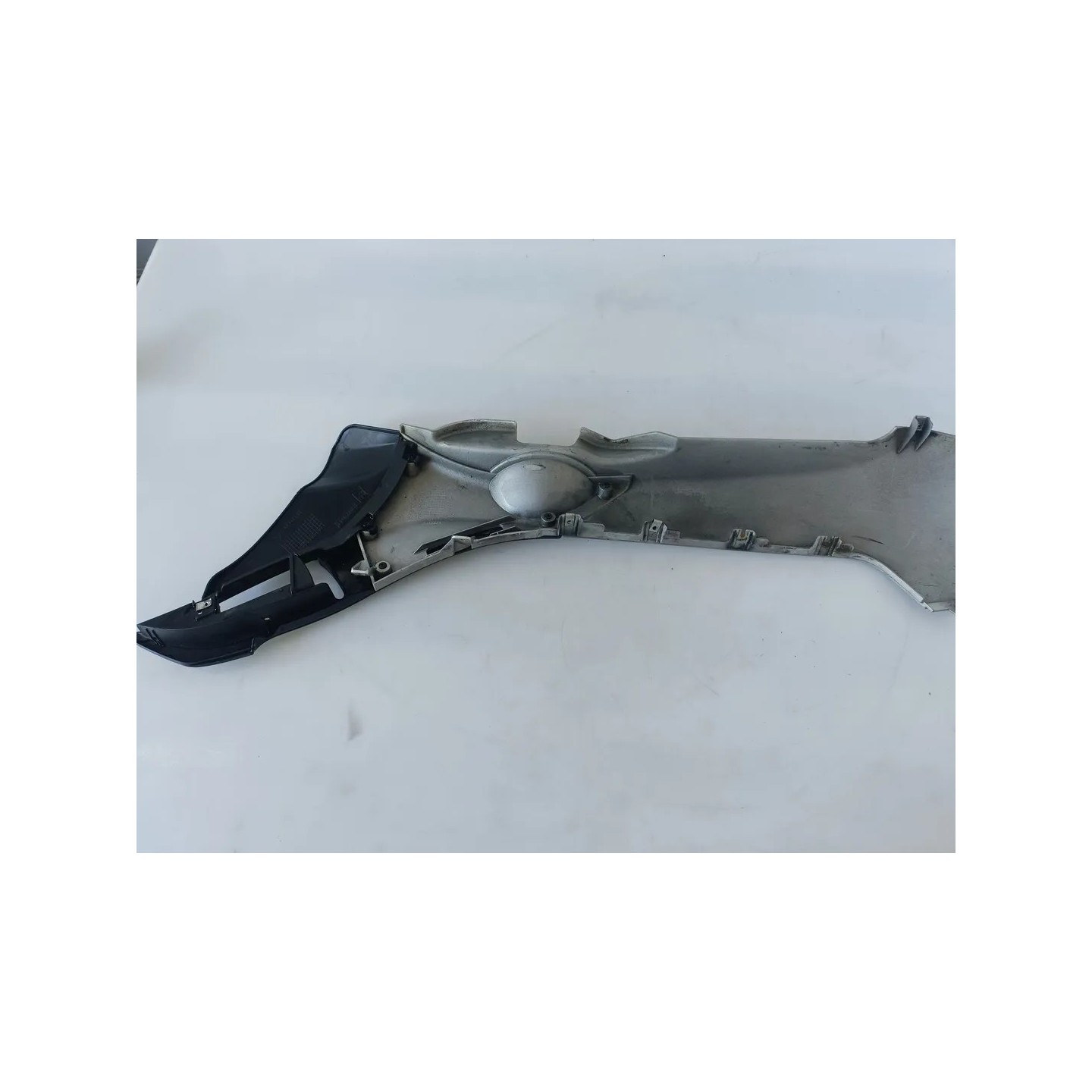 Carenatura fianco anteriore inferiore Piaggio MP3 300 (14-21) MP3 300 LT ABS Destro