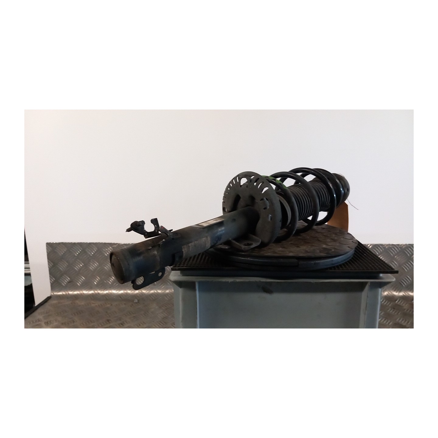 AMMORTIZZATORE ANT. CAMPO MOLL.36/37/38/53 DX. 060 VOLKSWAGEN POLO (6R) (05/09-10/14) CFW 6R0413031C