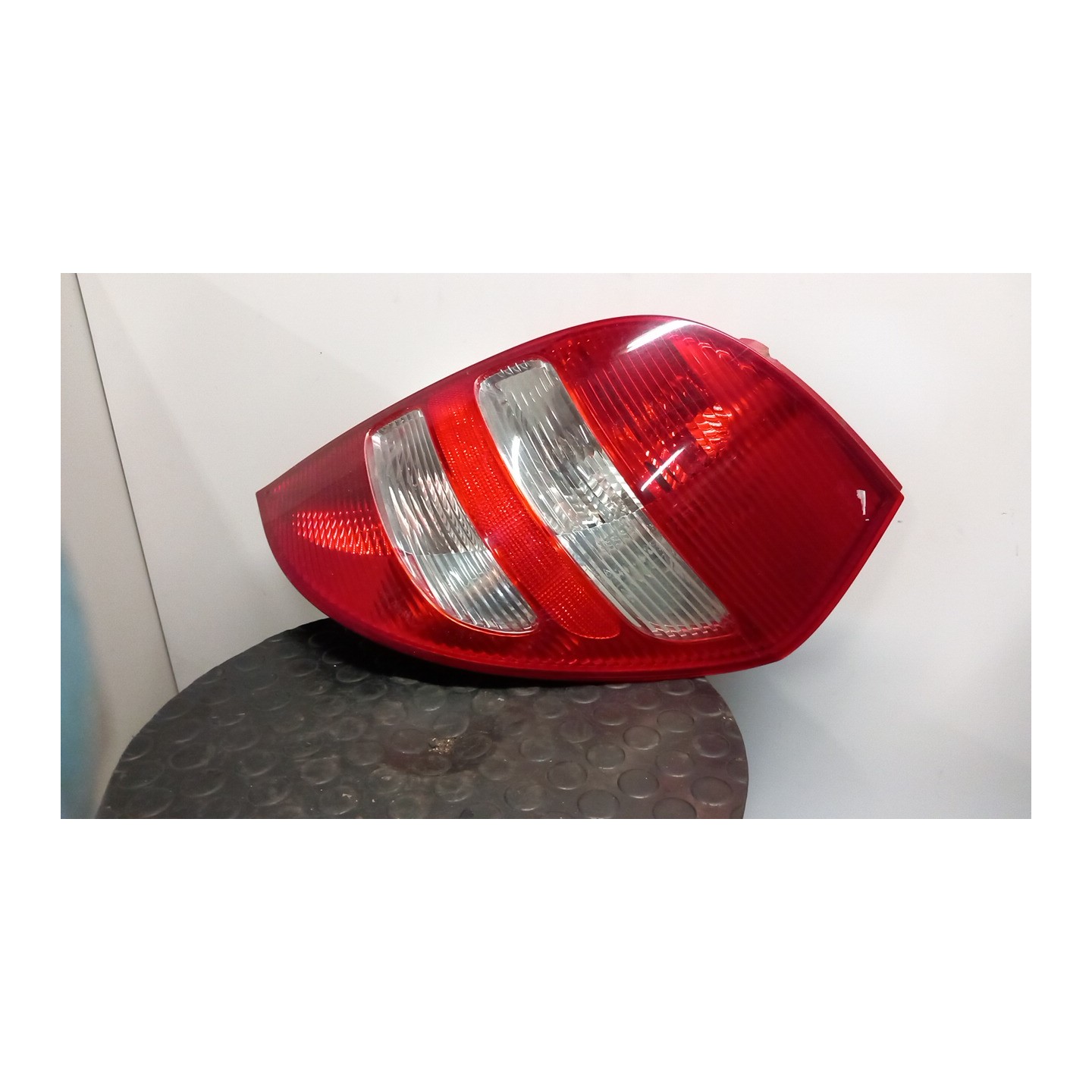 FANALE POST. P/AVANTGARDE DX. 039 MERCEDES-BENZ CLASSE A (W/C169) (07/04-04/13 266940 A1698201064