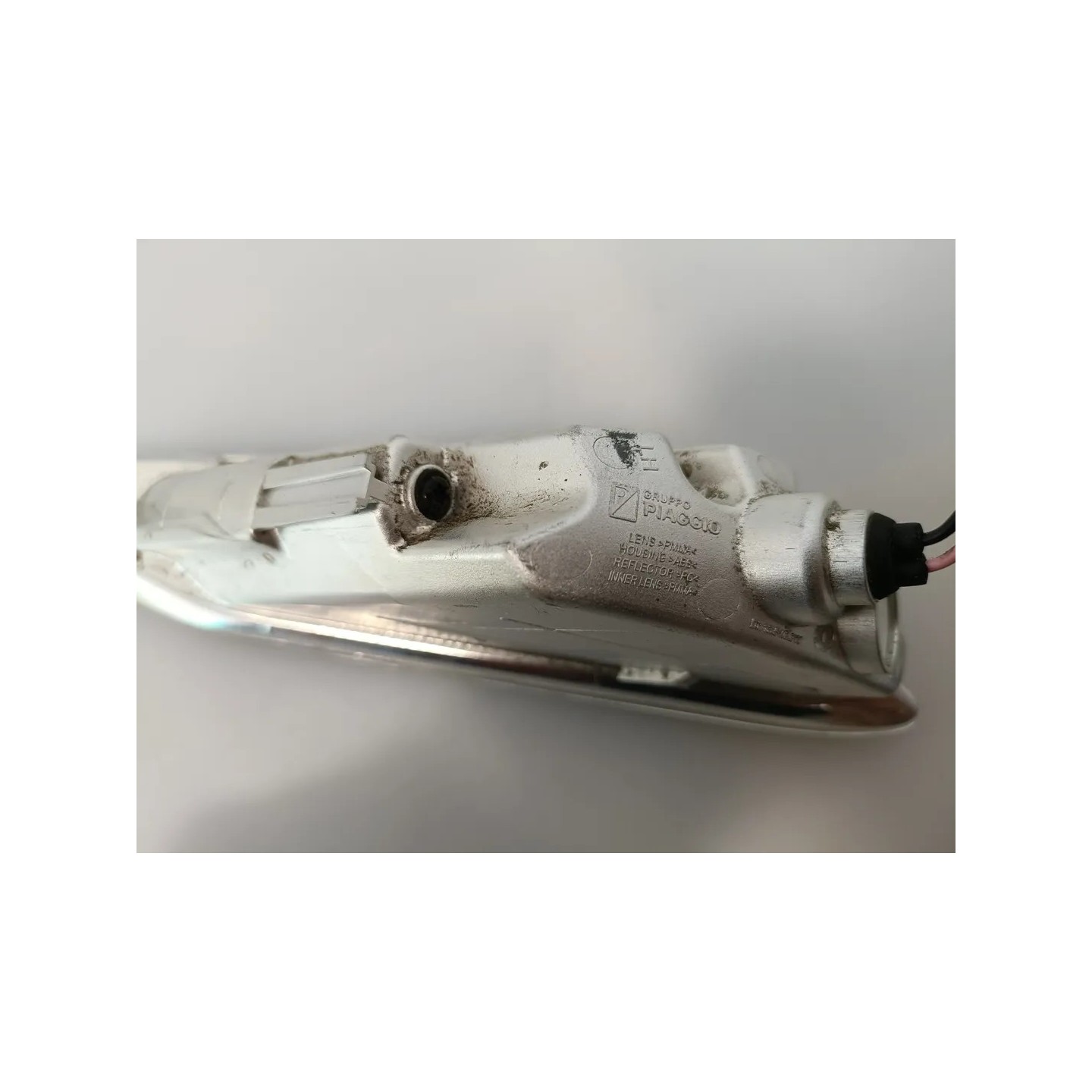 Indicatore direzione posteriore Piaggio Vespa 150 Primavera (E5) Vespa 150 Primavera 3V ABS Sinistro
