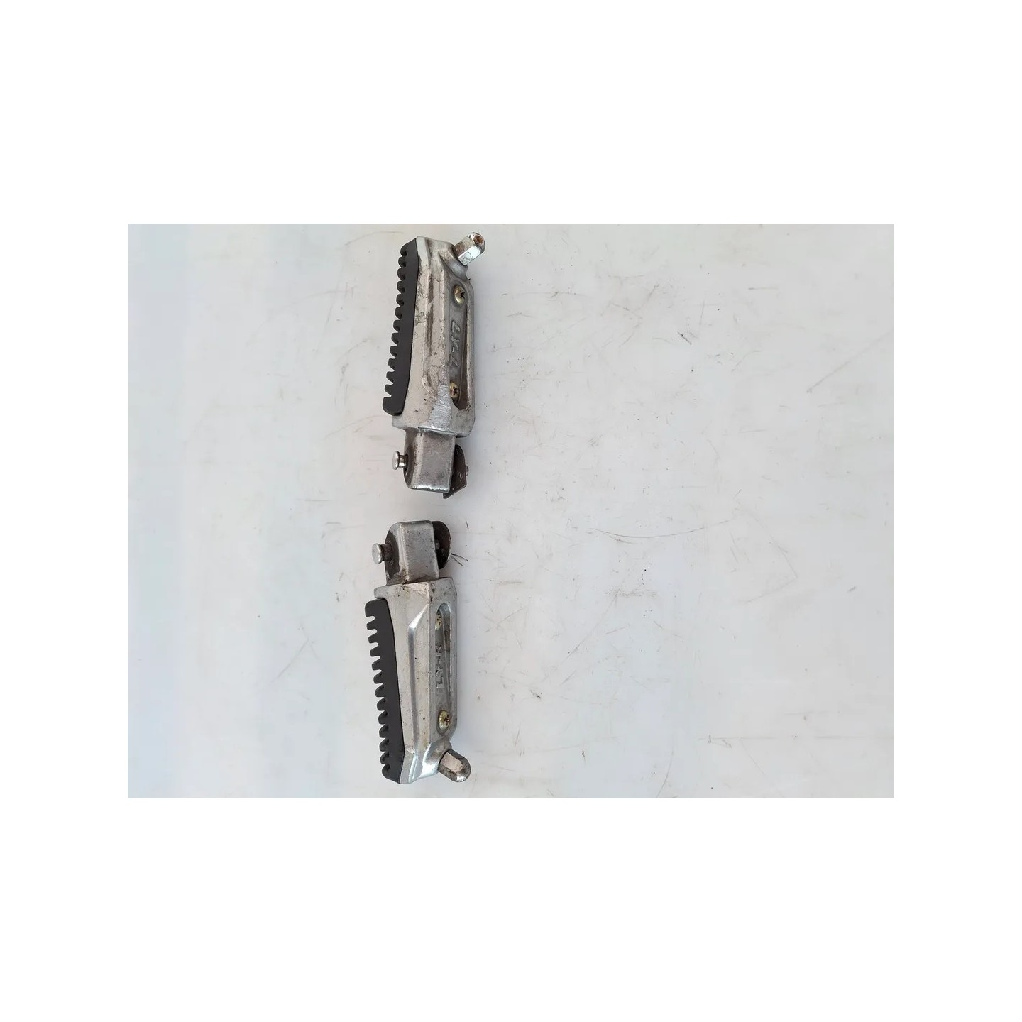 Pedana appoggiapiede posteriore Keeway RKR 125 