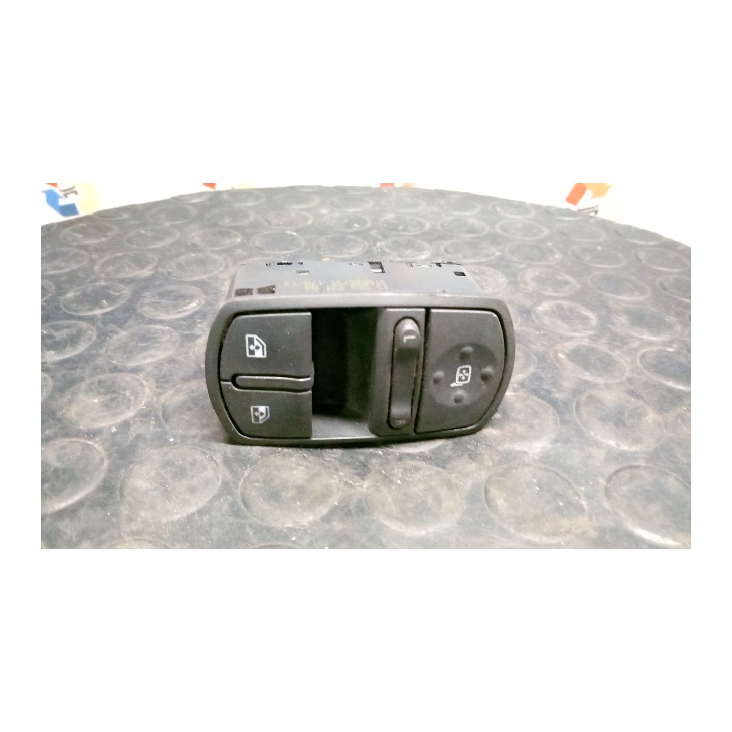 BLOCCO COMANDI ALZACRISTALLI E RETROVISORI EST. 008 OPEL CORSA (S07) (01/11-05/15) A12XER 13258521