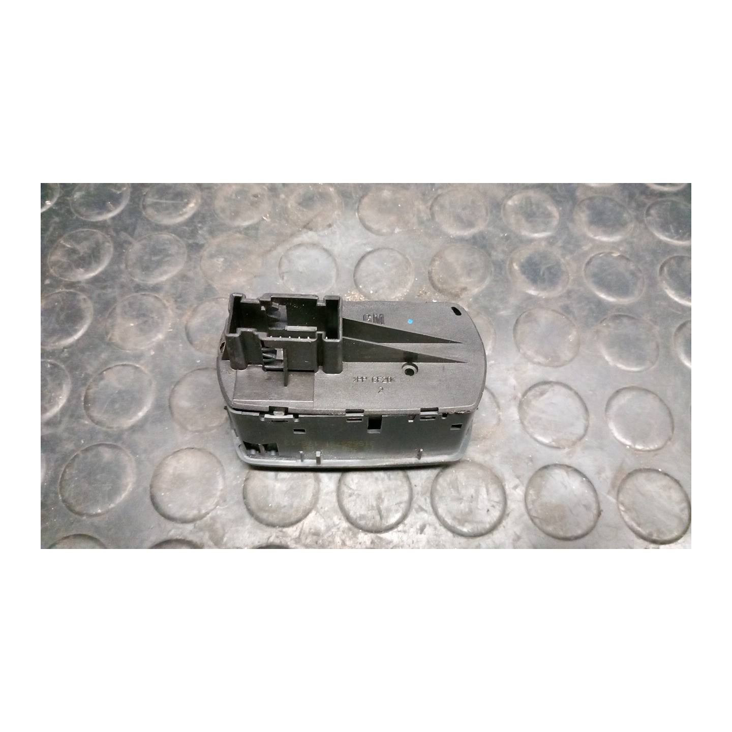BLOCCO COMANDI ALZACRISTALLI E RETROVISORI EST. 008 OPEL CORSA (S07) (01/11-05/15) A12XER 13258521