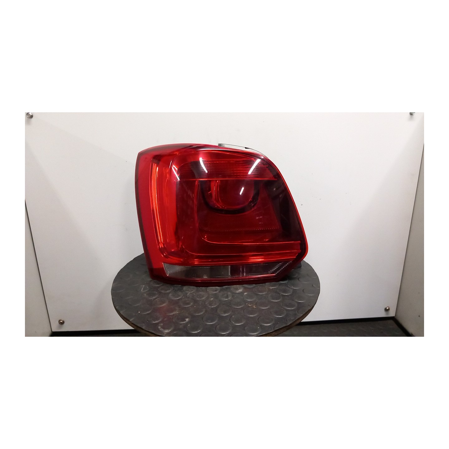 FANALE POST. AL SX. 045 VOLKSWAGEN POLO (6R) (05/09-10/14) CAY 6R0945095AH