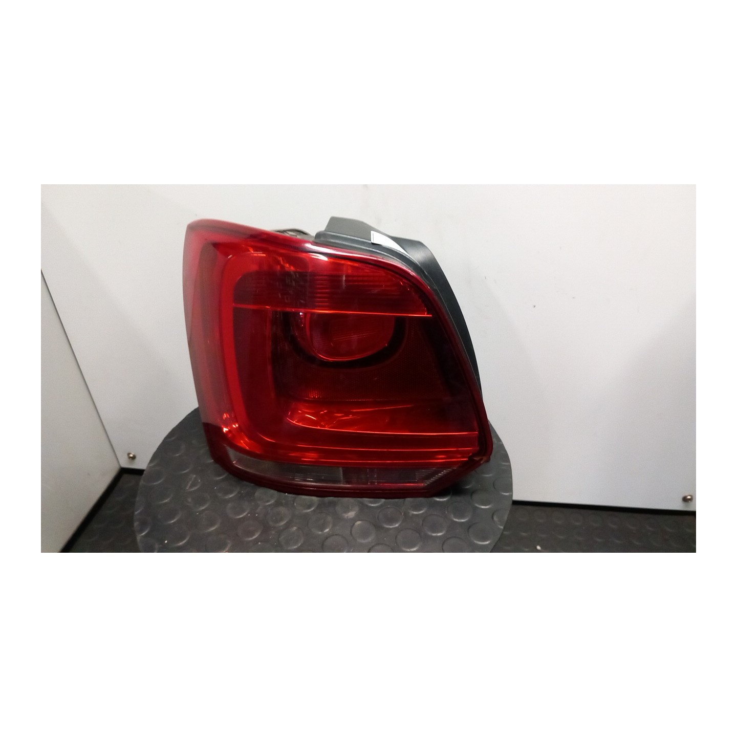 FANALE POST. AL SX. 045 VOLKSWAGEN POLO (6R) (05/09-10/14) CAY 6R0945095AH