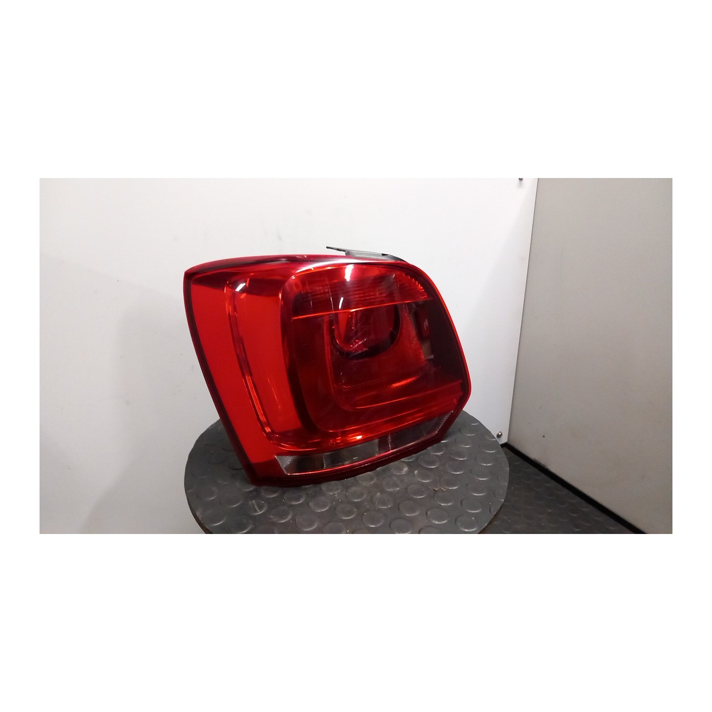 FANALE POST. AL SX. 045 VOLKSWAGEN POLO (6R) (05/09-10/14) CAY 6R0945095AH