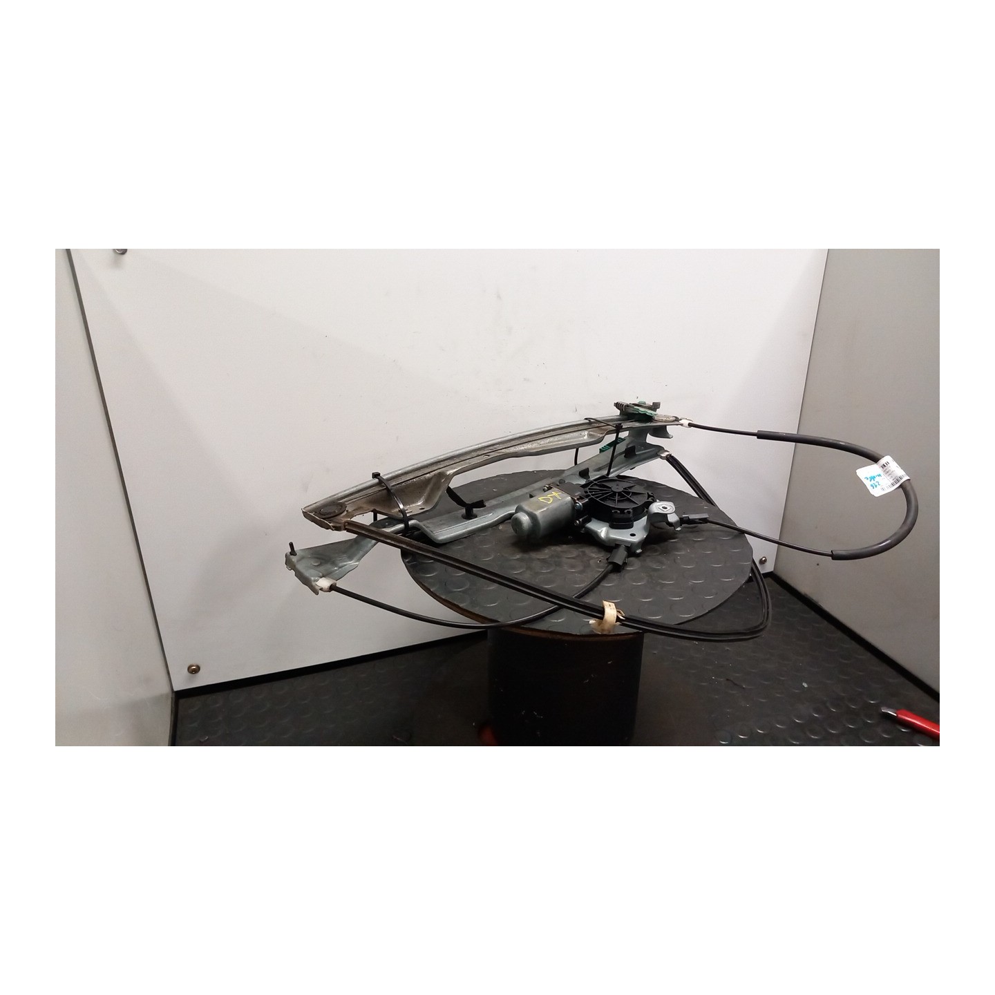 ALZACRISTALLO ELETTR. PORTA ANT. A IMPULSI C/MOTORINO DX. 064 RENAULT CLIO 3A SERIE (07/05-05/09) K9KT7 8200826173