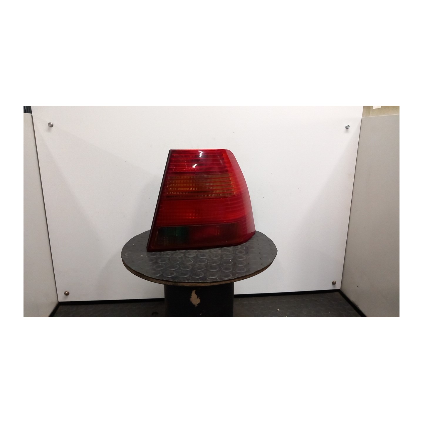 FANALE POST. DX. 085 VOLKSWAGEN BORA (1J) (03/99-02/06) AUS 1J5945096AB