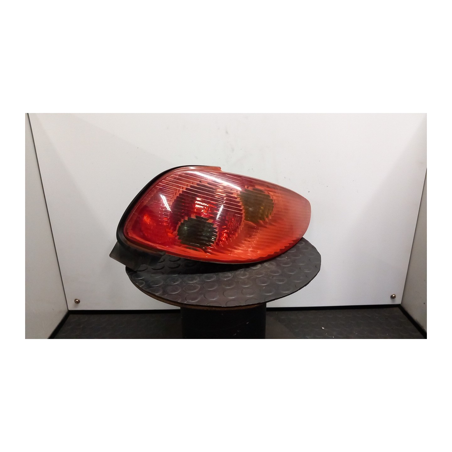 FANALE POST. OPR 09582 DX. 092 PEUGEOT 206 (09/98-06/09) 9HZ 6351N7