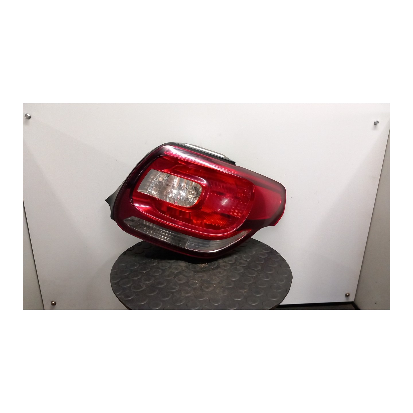 FANALE POST. DX. 107 CITROEN DS3 (11/09-01/16) 8FP 9676973380