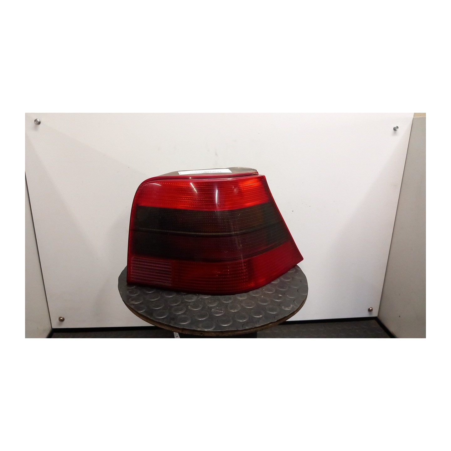 FANALE POST. OSCURATO DX. 120 VOLKSWAGEN GOLF (1J) (09/97-03/06) BCB 1J6945096T