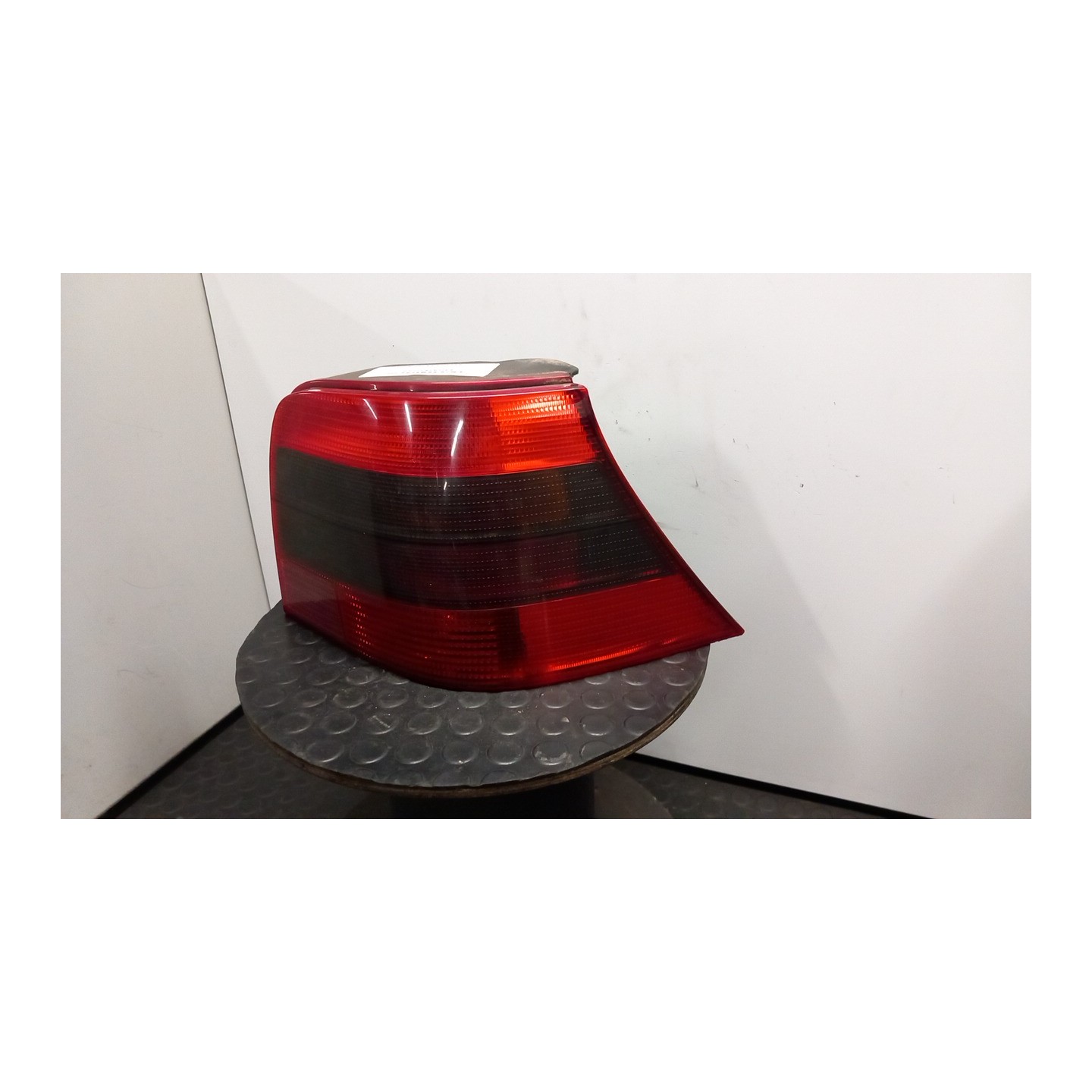 FANALE POST. OSCURATO DX. 120 VOLKSWAGEN GOLF (1J) (09/97-03/06) BCB 1J6945096T